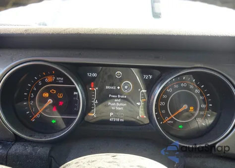 2020 Jeep Wrangler Unlimited Sahara 4X4 z USA, uszkodzony, nr VIN 1C4HJXEN1LW204563